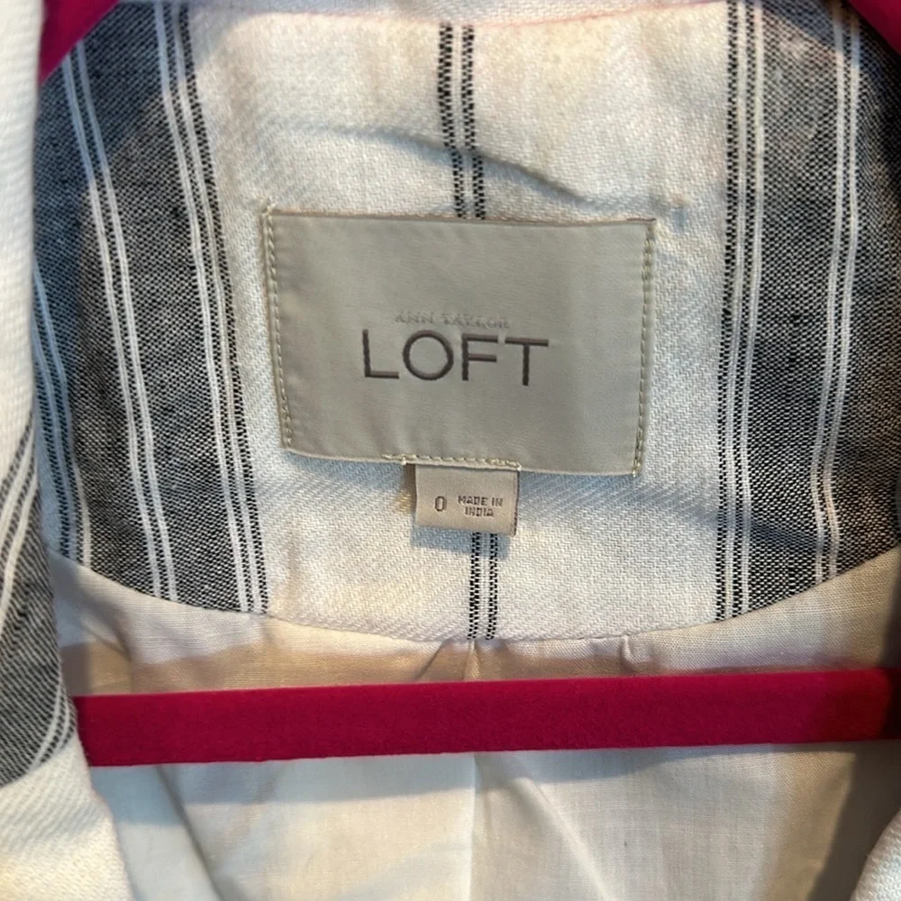 Loft 51% linen ivory with gray stripes one button closure blazer size 0